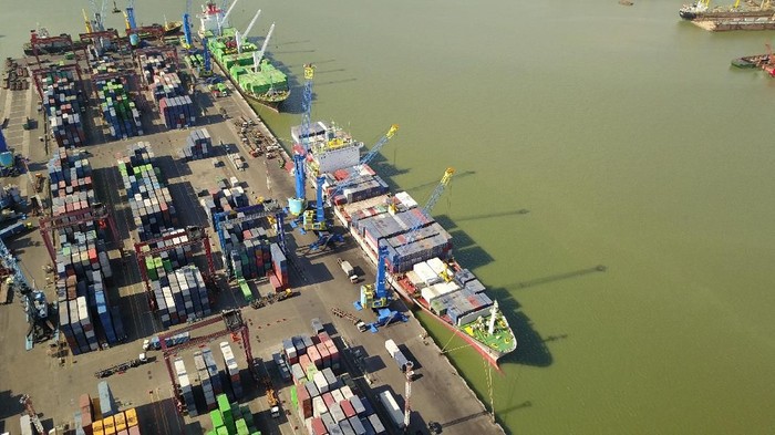 Pelabuhan Tanjung Perak Surabaya