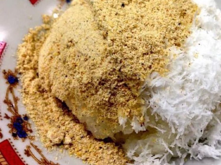 Ketan Bumbu Gurih Teman Ngopi Minggu Pagi yang Mantap