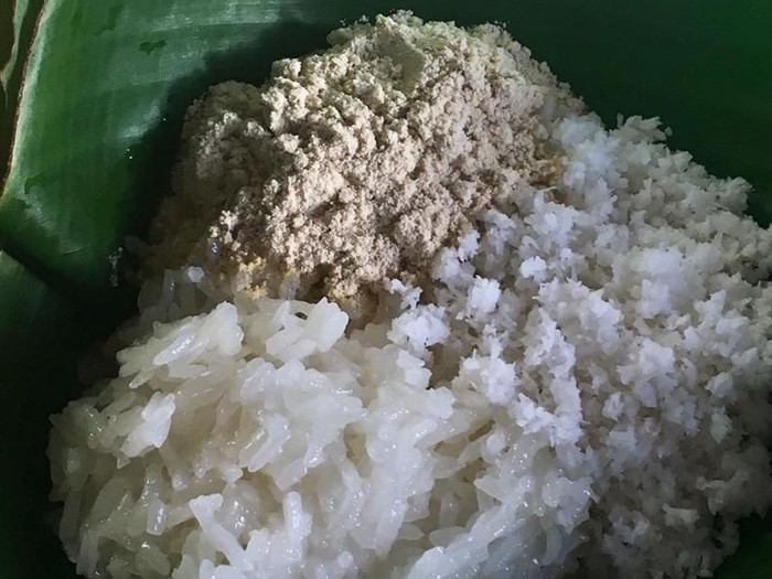 ketan bubuk dan ketan bumbu buat sarapan