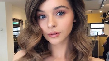 Dia ada Chloe Lockley berasal dari Inggris. Foto: instagram.com/chloelockleyy/
