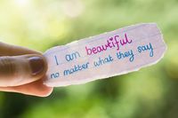 Waspada, Secara Nggak Sadar Ini yang Bikin Wanita Melakukan Beauty Bullying