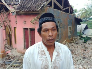 Marsani Harap Bisa Bangun Lagi Rumahnya yang Roboh Akibat Gempa Banten