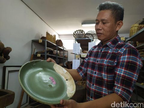 UNESCO Bantu Restorasi Koleksi Keramik Rusak Akibat Gempa Palu