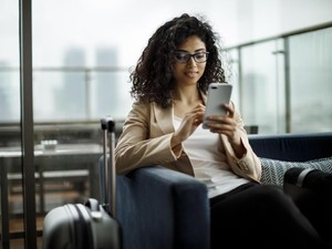 4 Hal yang Harus Diperhatikan saat Internetan Pakai Wi-fi Gratis di Resto