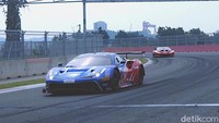 David, yang turun pertama, bisa menyodok ke posisi enam semua kelas dalam beberapa lap. Posisi start mobil Ferrari 488 GT3 dengan nomor 75 dari urutan ke-15.
