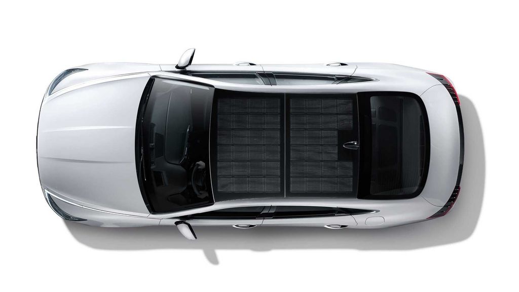 Hyundai Sonata Hybrid dengan Panel Surya