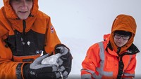 Penelitian dari British Antarctic Survey akan dibantu oleh Antarctic Circumpolar Expedition dan Swiss Polar Research Institute. Pulau Bouvet, tempat paling kesepian di Bumi itu, mungkin nantinya bisa membantu manusia untuk lebih menjaga planet ini (British Antarctic Survey/BBC)