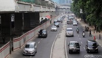Rekayasa lalu lintas tersebut dilakukan sesuai tahap pengerjaan proyek LRT.