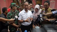 Sebelumnya, gempa M 6,9 ini terjadi pada Jumat (2/8/2019) pukul 19.03 WIB. Kepala BNPB Letjen Doni Monardo sebelumnya menyebut ada sekitar 200 bangunan yang mengalami kerusakan akibat gempa ini.