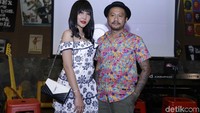 Diam-diam ternyata Lucinta pernah nyaris duet, tapi Lucinta mengaku ajakan itu bukan dari pihaknya. Saat ditemui Lucinta tengah menemani pendatang baru Mahaputra. Pool/Ismail/detikFoto.