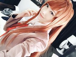 Deretan Gamer Jelita yang Bikin Salah Fokus