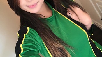 Perempuan asal Kanada ini kerap memainkan League of Legends. foto: instagram.com/janetrosee/