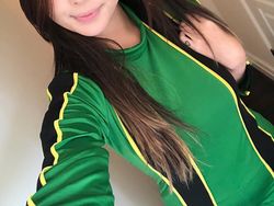 Deretan Gamer Jelita yang Bikin Salah Fokus