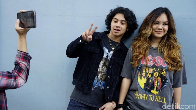 Heboh Video Ribut Shafa Haris dan Bastian Steel di Parkiran Mobil