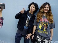 Heboh Video Ribut Shafa Haris dan Bastian Steel di Parkiran Mobil
