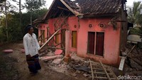 Marsani jadi salah satu warga di Desa Panjang Jaya, Mandalawangi, Pandeglang, Banten, yang mengalami kerugian materil akibat gempa Banten.