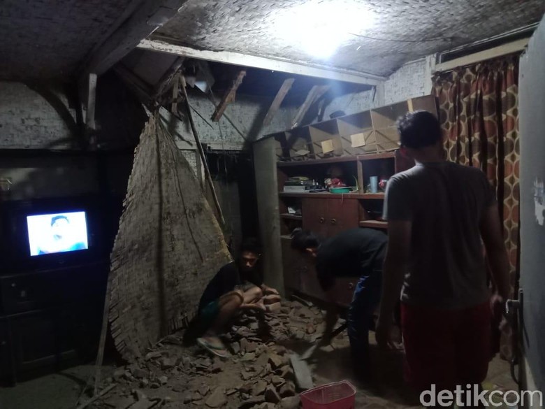 Gempa Banten Merusak 10 Rumah di Bandung Raya Gempa Banten Merusak 10 Rumah di Bandung Raya