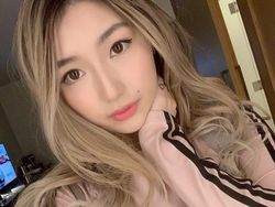 Deretan Gamer Jelita yang Bikin Salah Fokus