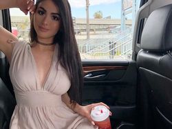 Deretan Gamer Jelita yang Bikin Salah Fokus