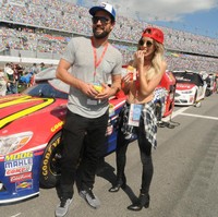 Pernikahan Brody dan Kaitlynn itu sempat menjadi sorotan. Bukan hanya lokasinya, tetapi juga karena acara tersebut tak dihadiri sang ayah, Bruce Jenner (kini Caitlyn Jenner). Kendall dan Kylie, adik Brody dari ibu berbeda, juga memilih absen di hari bahagianya. (Foto: Getty Images)