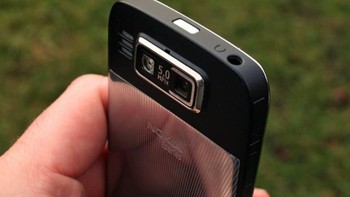 Kecepatan prosesor 600Mhz yang sudah garang saat itu. Ia menggunakan Optical TrackPad untuk memuluskan navigasi. Foto: Pocket Lint