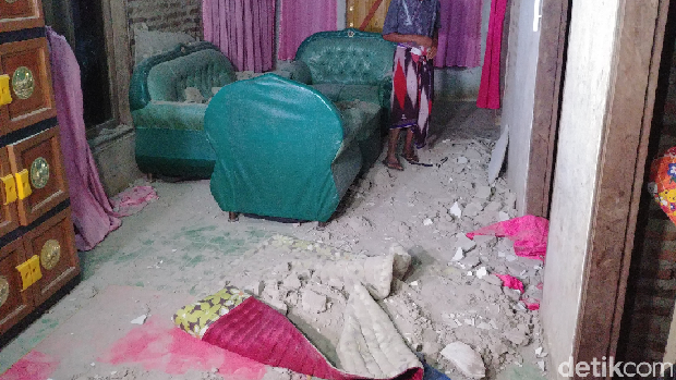 Melihat Dampak Kerusakan Gempa M 6,9 di Mandalawangi Pandeglang
