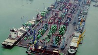 Peningkatan terbesar ada di Terminal Berlian, Pelabuhan Tanjung Perak, yang dioperasikan oleh anak usaha Pelindo III, BJTI Port, yakni dari sebesar 9.812 boks pada semester I-2018 menjadi hingga 22.349 boks pada periode yang sama tahun ini atau mencapai hingga 227% yoy.Foto: Dok. Pelindo III