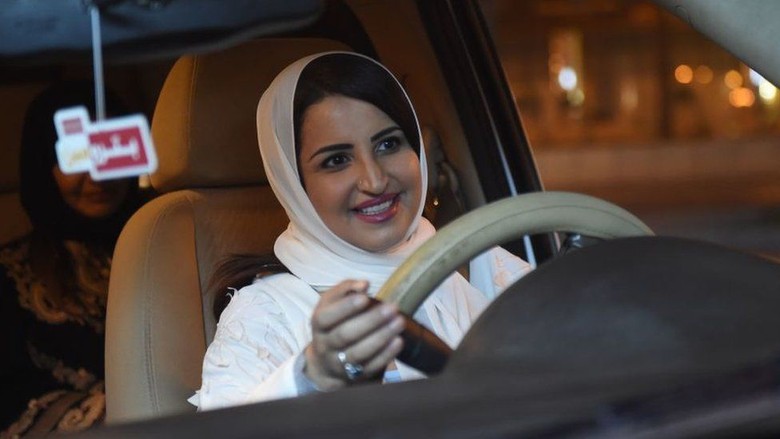 Arab Saudi Izinkan Wanita Pergi ke Luar Negeri Tanpa Izin Wali Pria Arab Saudi Izinkan Wanita Pergi ke Luar Negeri Tanpa Izin Wali Pria