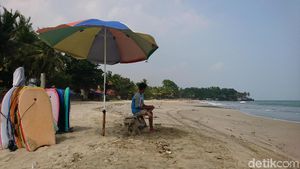 Viral Tiket Pantai Anyer Rp 100 Ribu Pemda Nggak Terlalu Mahal