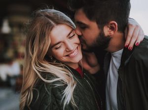 6 Tanda Ini Buktikan Dia Mencintaimu Atau Hanya Memanfaatkanmu