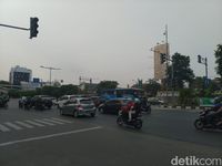 Suasana Lalin Ibu Kota Ketika Lampu Merah Terimbas Listrik Padam