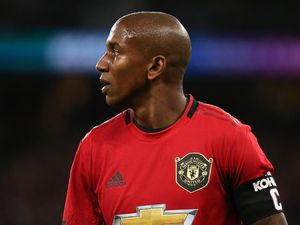 Ashley Young Jadi Kapten Baru Manchester United
