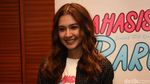 Mikha Tambayong Si Mahasiswi Cantik