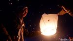 Foto: Warna-warni Lampion di Langit Dieng