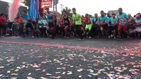 Risma juga menjanjikan, ajang Surabaya Marathon yang sudah digelar ketiga kalinya ini bisa menjadi agenda rutin Pemkot Surabaya. 