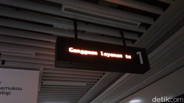 Listrik Padam, Begini Suasana di Stasiun MRT Bundaran HI