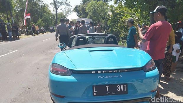 Spek Mobil Porsche yang Alami Tabrakan di Magetan