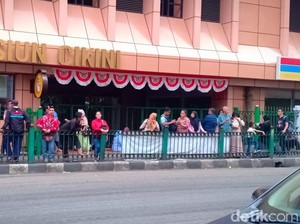 Dampak Listrik Padam, Pengguna Angkutan Umum Mengeluh Kelelahan