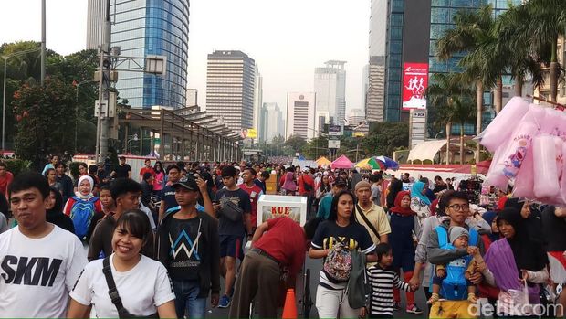 Warga Keluhkan PKL Semrawut di Area CFD