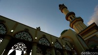 Indahnya kala senja di kawasan Masjid Islamic Center, Mataram, Lombok.