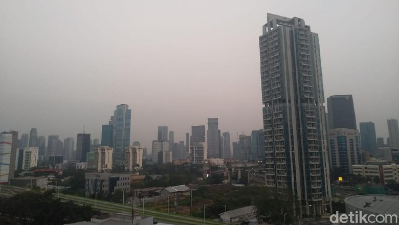 Data AirVisual Pagi Ini: Jakarta Kota Paling Berpolusi Kedua di Dunia Data AirVisual Pagi Ini: Jakarta Kota Paling Berpolusi Kedua di Dunia