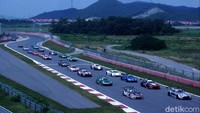 Pada lap-lap awal, Rio melakukan start bagus. Dia bisa naik enam peringkat.