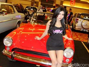 Curhat Wanita Seksi yang Suka Digoda Pria di Pameran Mobil