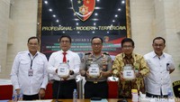 Tersangka memanfaatkan selisih harga tersebut untuk menjual GKR ke konsumen, agar mendapatkan laba besar dari penjualan GKR tersebut. Padahal, GKR telah dilarang untuk dijual kepada masyarakat dengan alasan kesehatan.