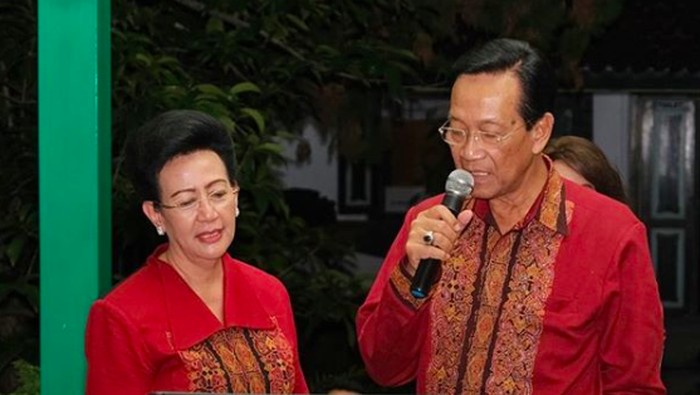 sri sultan HB X dan Ratu Hemas