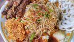 Rek, Ayo Sarapan Lontong Balap Biar Melek!