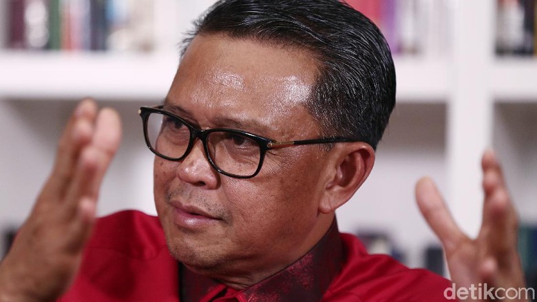 Gubernur Sulsel Polisikan Eks Kabiro Soal Tudingan Mahar Pilgub Rp 10 M Gubernur Sulsel Polisikan Eks Kabiro Soal Tudingan Mahar Pilgub Rp 10 M