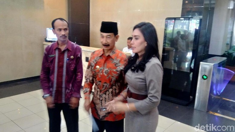 Koordinasi ke BKN, Bupati Upayakan drg Romi Jadi PNS dan Kerja di RSUD Koordinasi ke BKN, Bupati Upayakan drg Romi Jadi PNS dan Kerja di RSUD