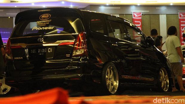 Modifikasi Kijang Innova di IAM Medan 2019