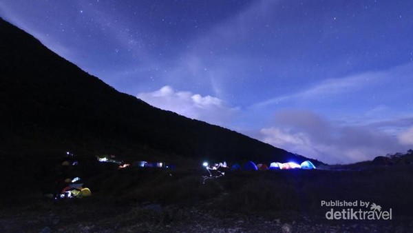 Foto: 5 Tempat di Indonesia yang Indah Saat Gelap